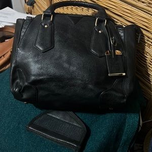 Bulldog Cases Conceal Leather Bag